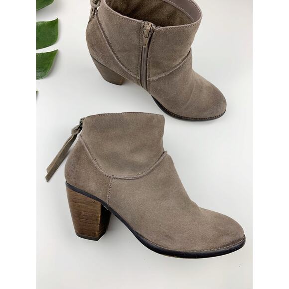 Steve Madden Shoes - Steve Madden Milaan Ankle Boots Taupe Suede Block Heels Booties Women's 8.5
